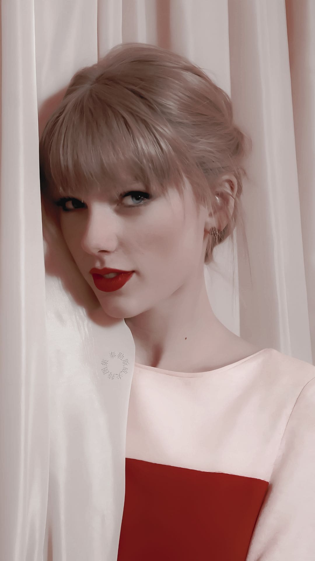 Taylor Swift Wallpaper Red