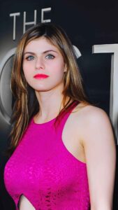 Hot Alexandra Daddario Pictures