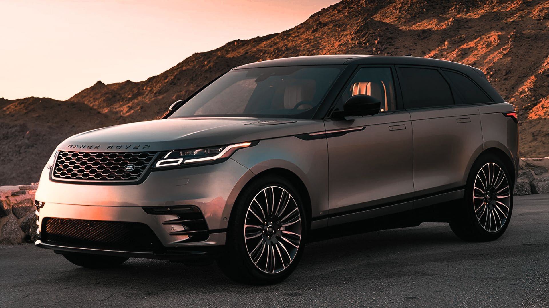 Range Rover Velar Laptop Wallpaper