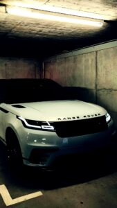 Range Rover Velar iPhone Wallpaper