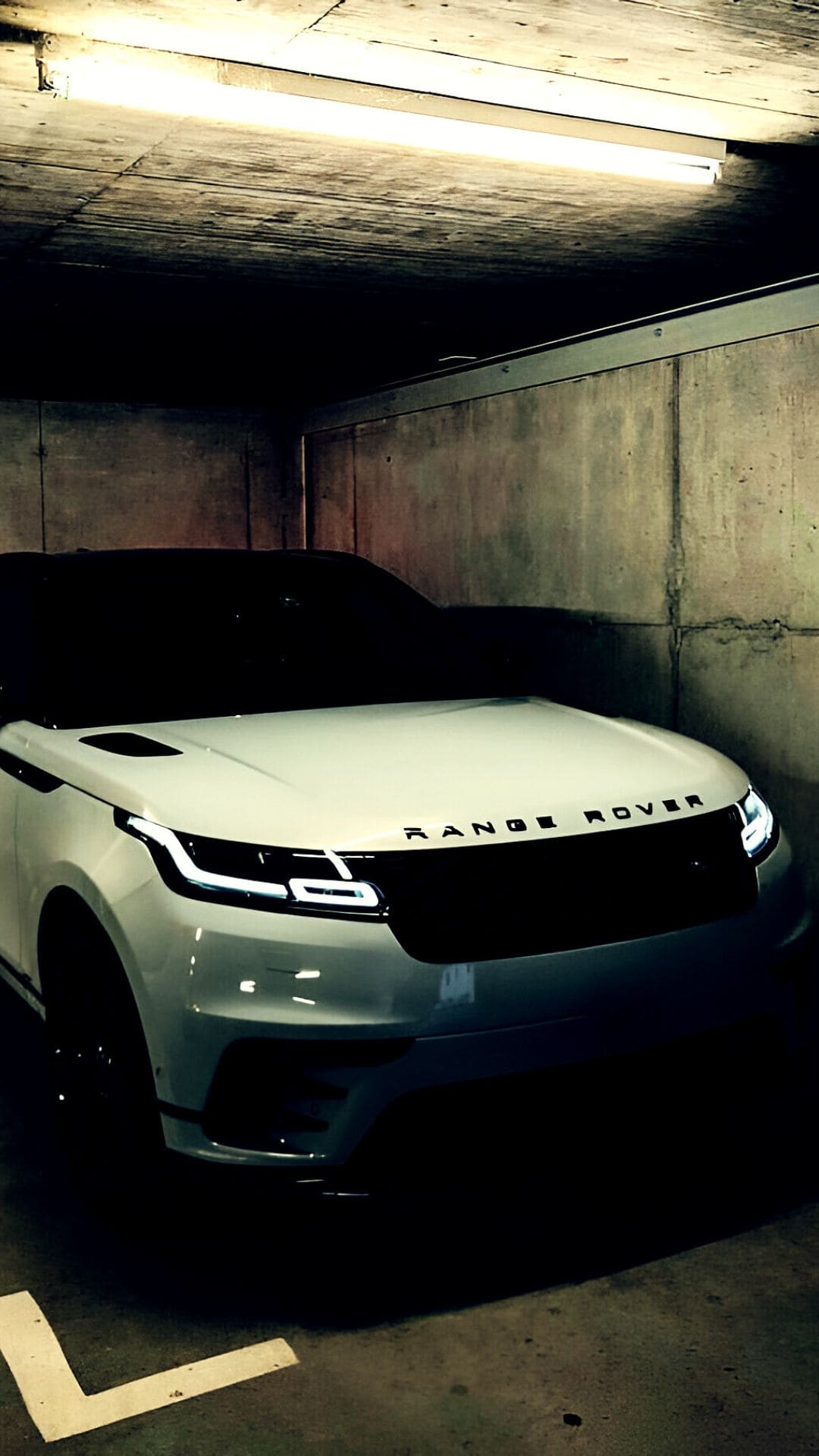 Range Rover Velar iPhone Wallpaper