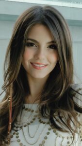 Victoria Justice Hair Style Photo