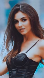 Victoria Justice iPhone Wallpaper